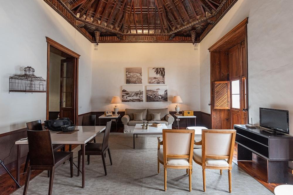 Isla Baja Suites غاراتْشيكو المظهر الخارجي الصورة
